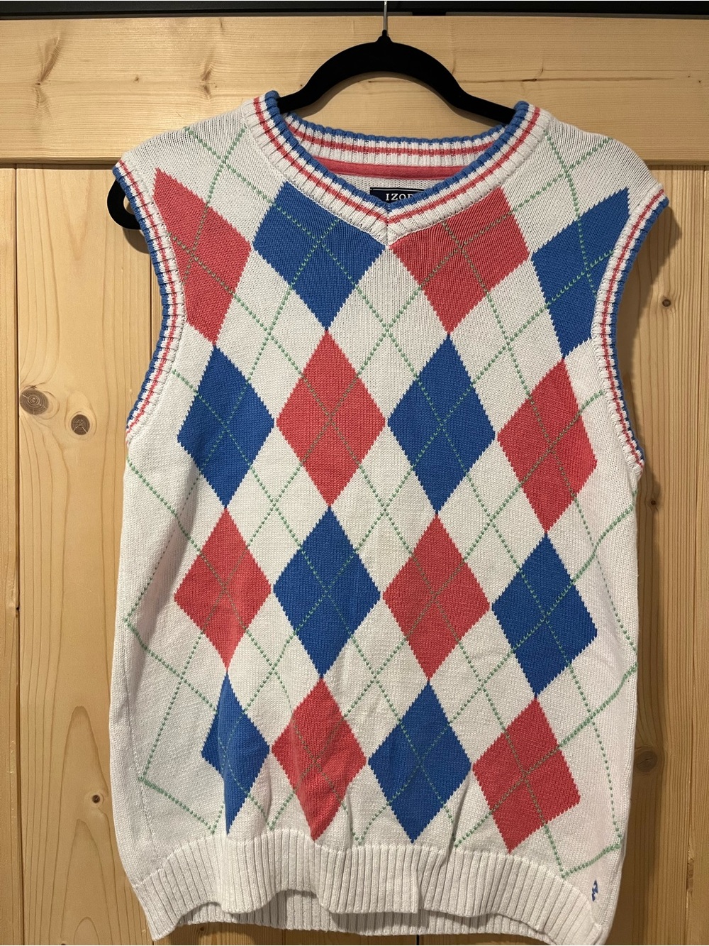 Izod Woman’s White Argyle Knit Vest with Red & Blue Diamonds XL 18/20 ⛳️